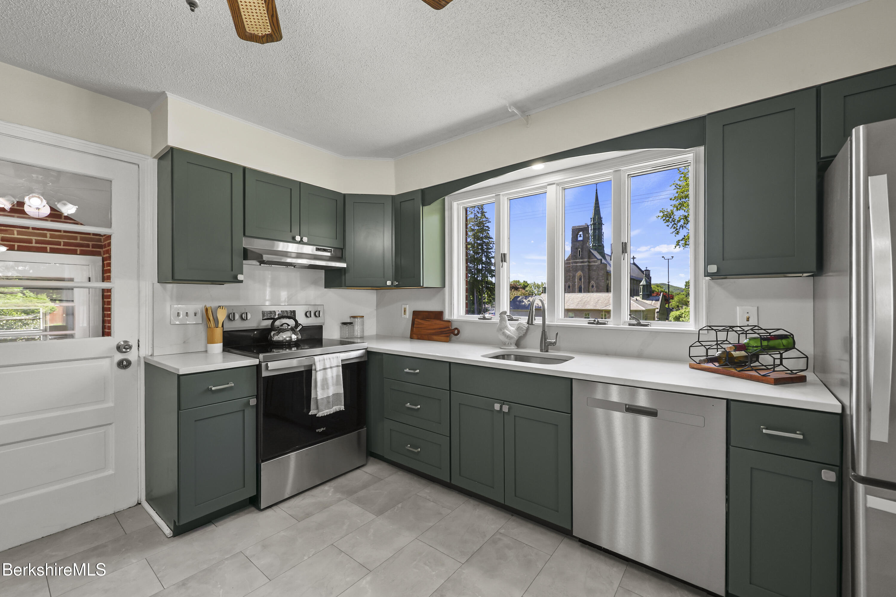 43 State Street Pittsfield, MA 01201 - Photo 13 of 42 Kitchen