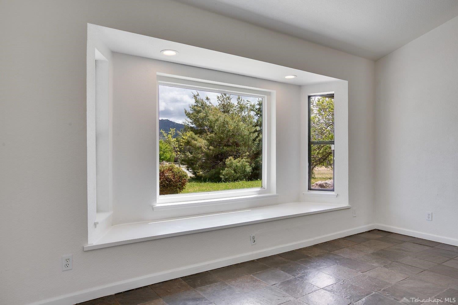 29201 North Lower Valley Road Tehachapi, CA 93561 - Photo 12 of 43 Gallery Image 12