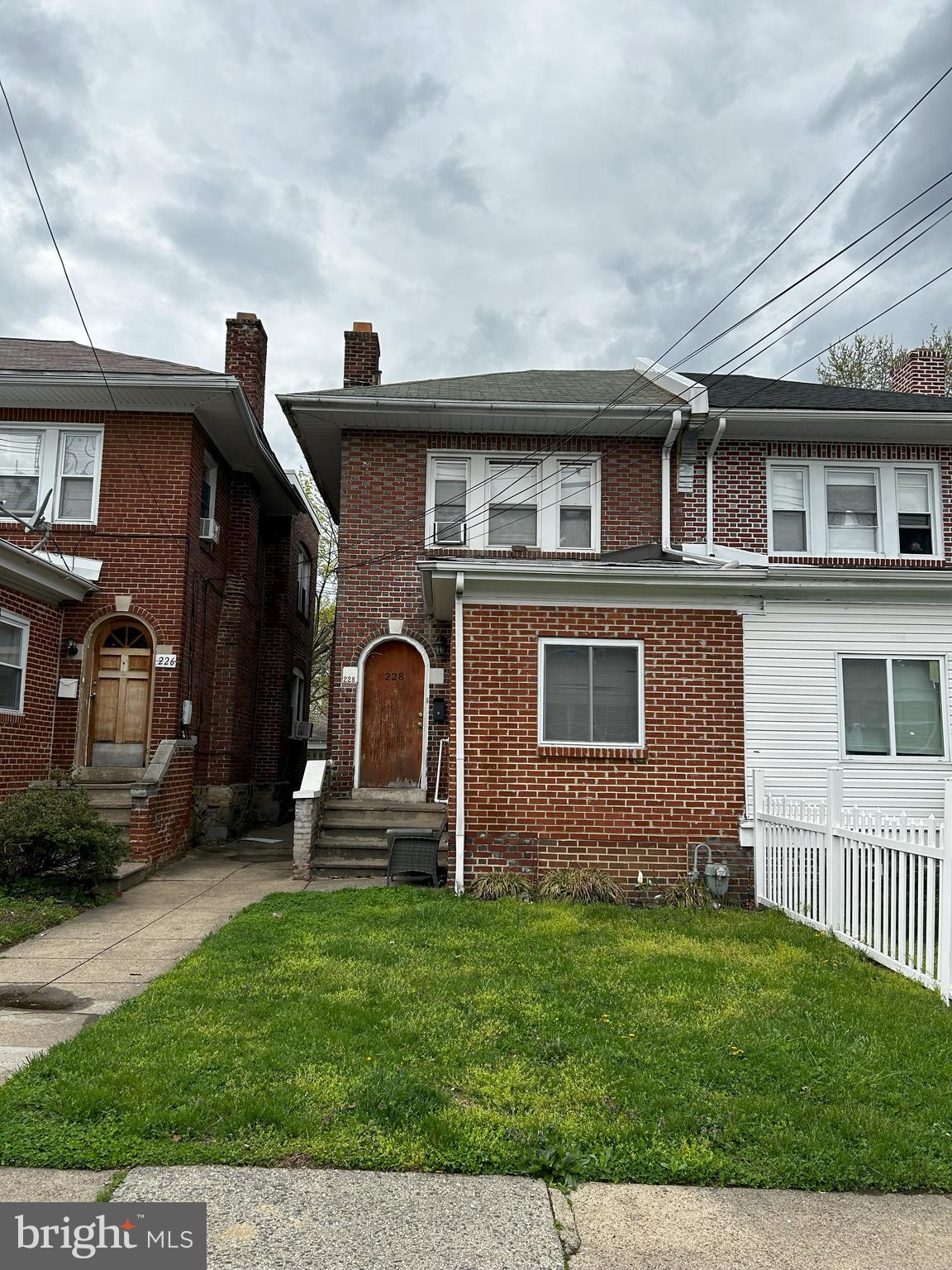 228 East 21st St  