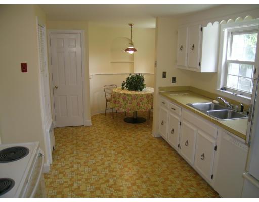63 Bancroft Road Melrose, MA 02176 - Photo 4 of 11 Gallery Image 4
