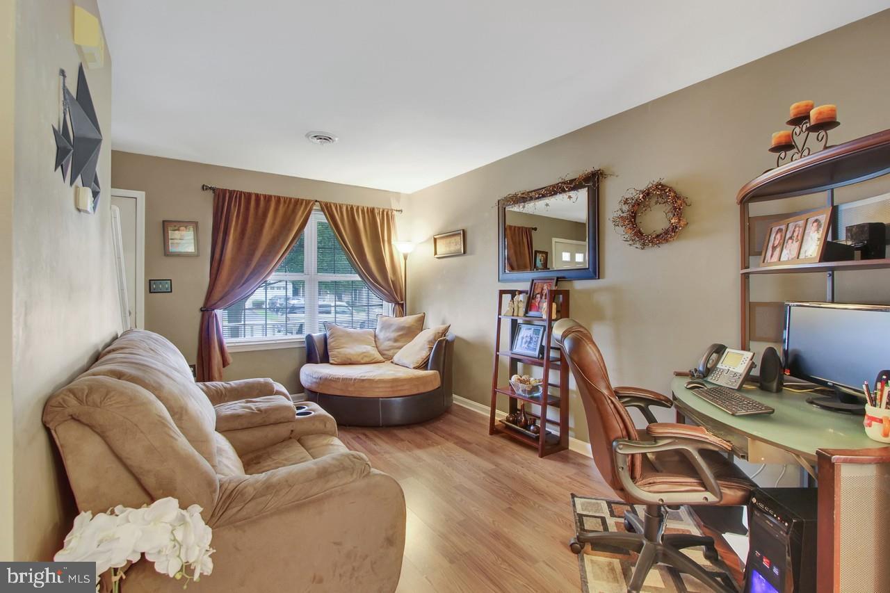 2866 Robin Road York, PA 17404 - Photo 3 of 25 Gallery Image 3
