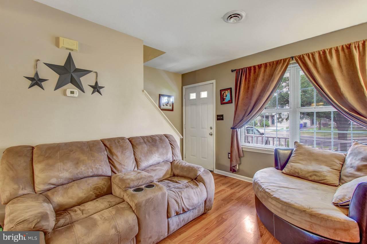 2866 Robin Road York, PA 17404 - Photo 4 of 25 Gallery Image 4