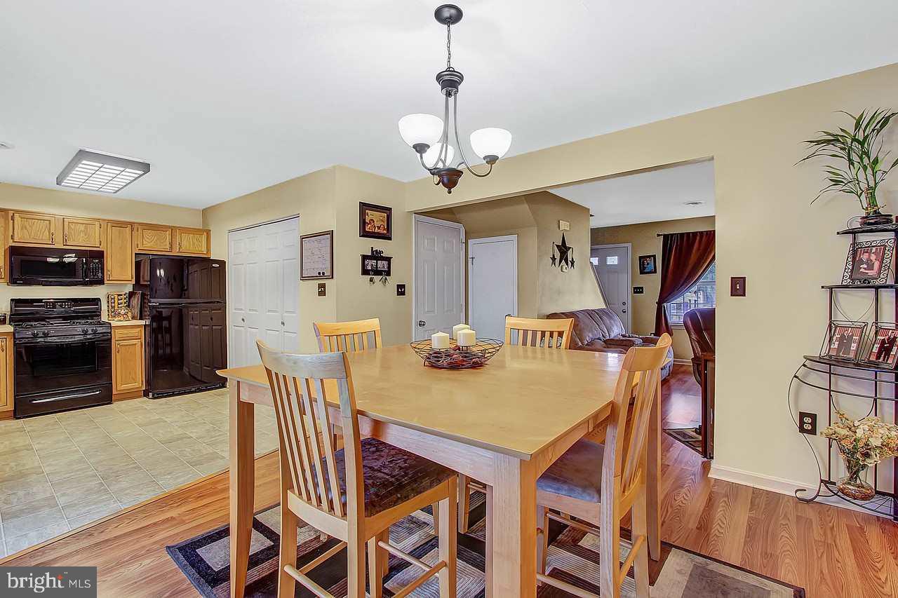 2866 Robin Road York, PA 17404 - Photo 6 of 25 Gallery Image 6