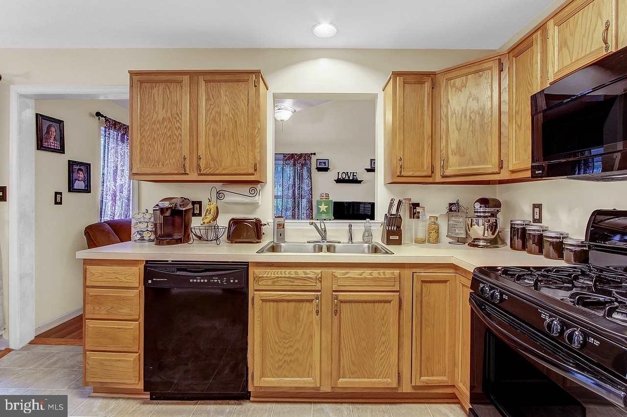 2866 Robin Road York, PA 17404 - Photo 8 of 25 Gallery Image 8