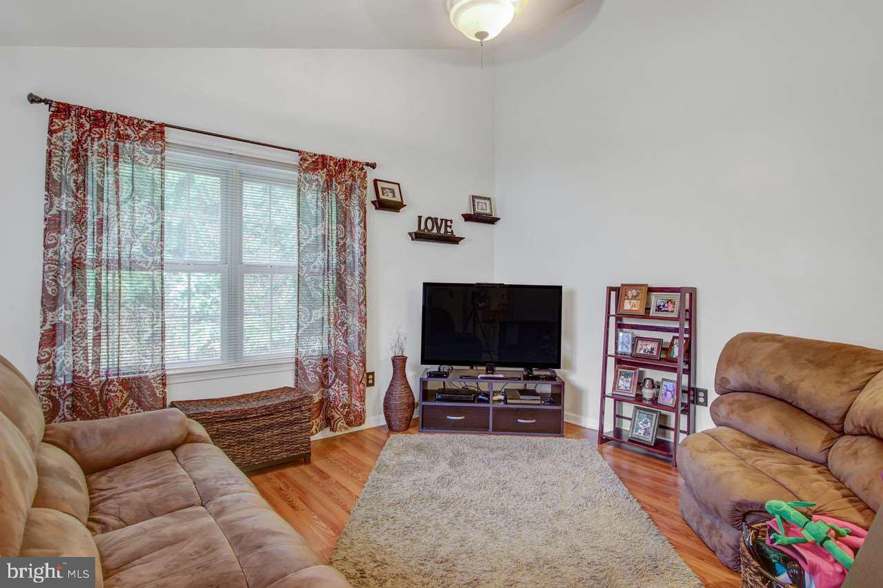 2866 Robin Road York, PA 17404 - Photo 10 of 25 Gallery Image 10