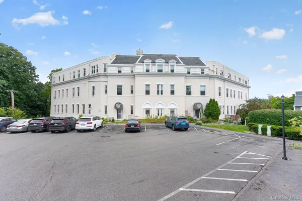 $379,999 | 3 Waterview Estate, Peekskill, NY 10566