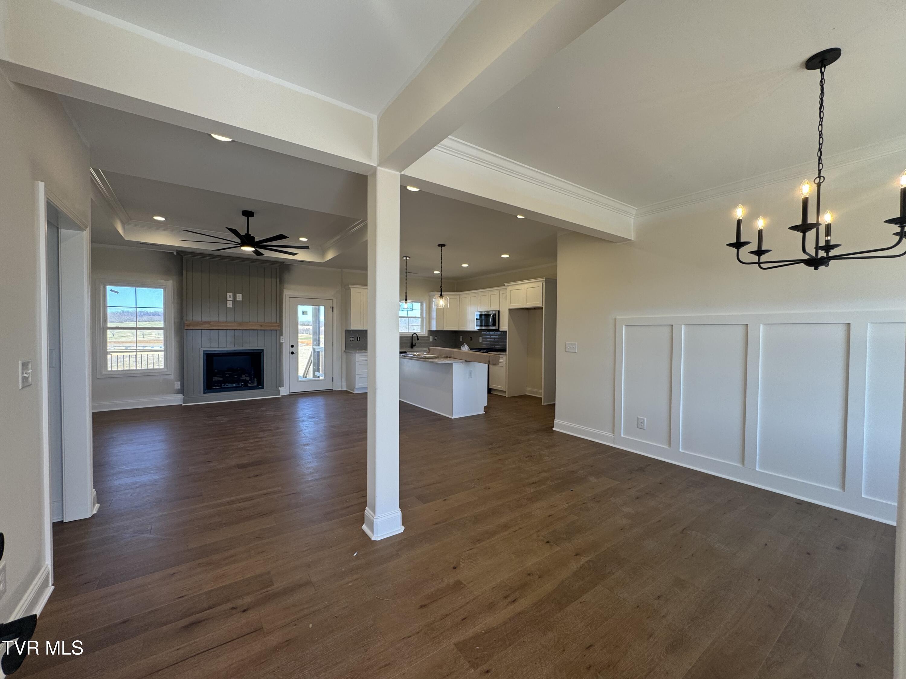 1208 Hawley Road Blountville, TN 37617 - Photo 4 of 30 IMG_2421