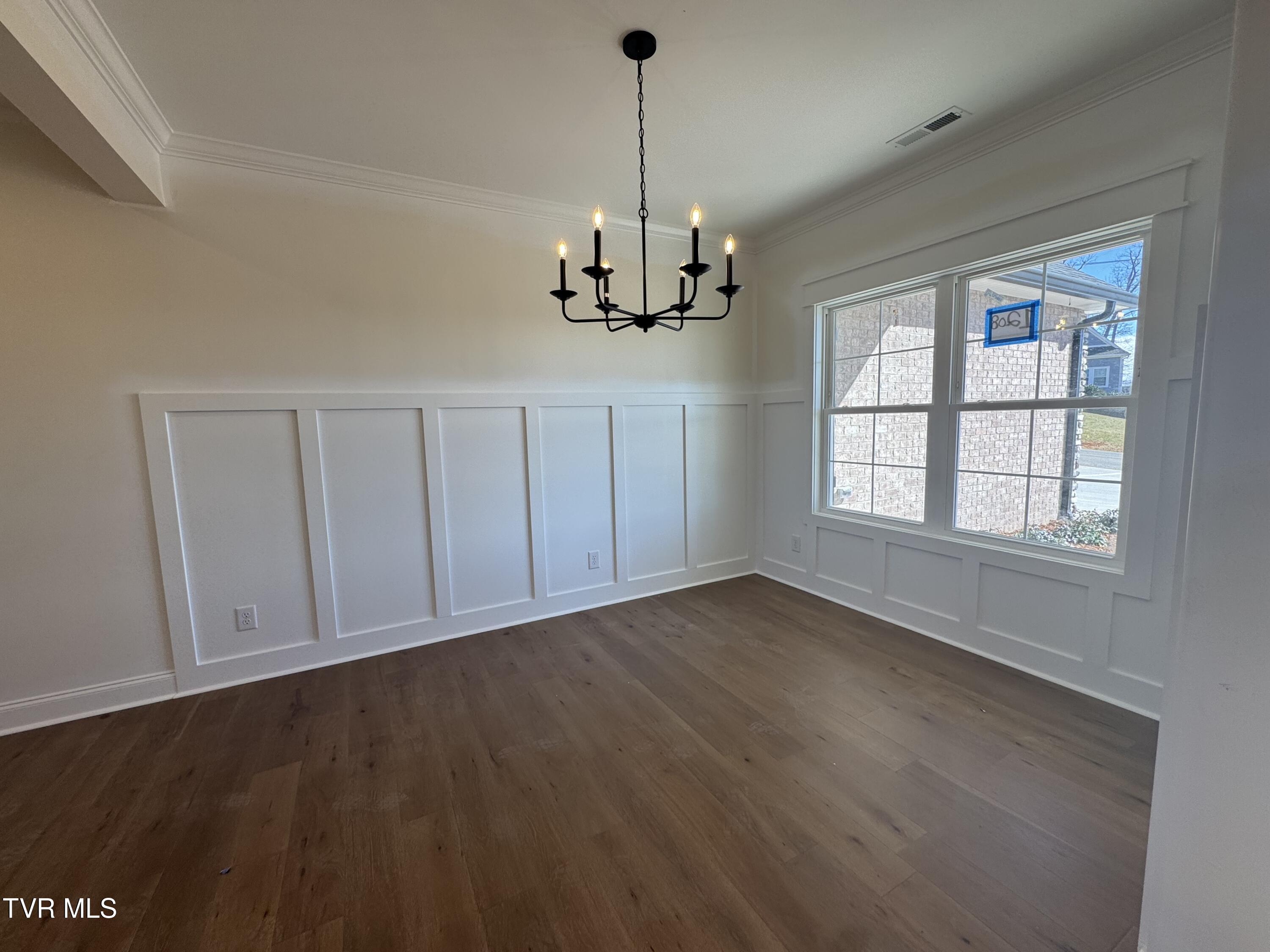 1208 Hawley Road Blountville, TN 37617 - Photo 5 of 30 IMG_2422