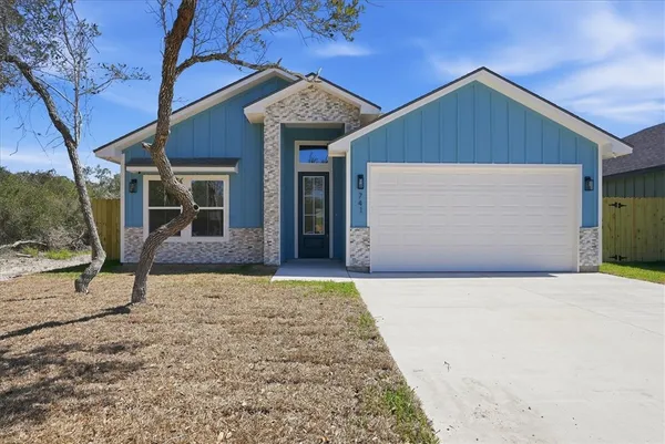 $330,000 | 741 South 10th Street, Aransas Pass, TX 78336