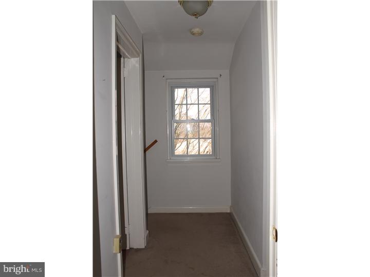 230 Dallas Road Willow Grove, PA 19090 - Photo 15 of 17 Hallway