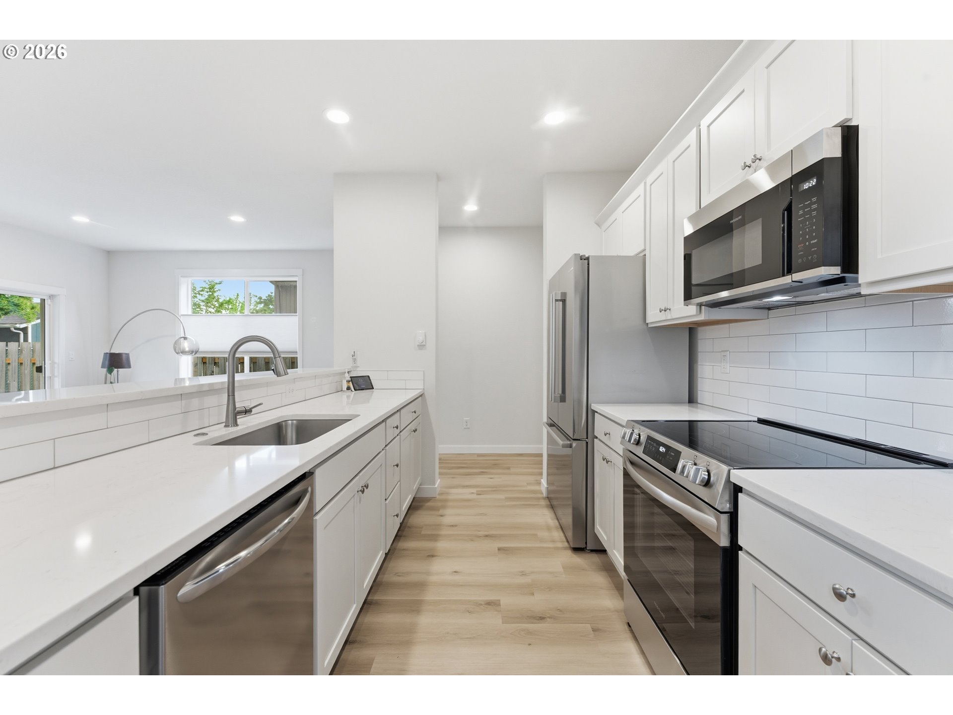 4914 Southeast 84th Avenue Portland, OR 97266 - Photo 11 of 31