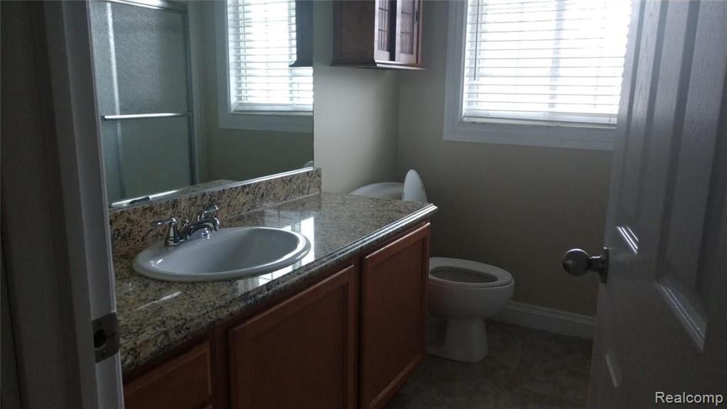 2377 Walton Boulevard, Unit 17 Rochester, MI 48309 - Photo 7 of 11
