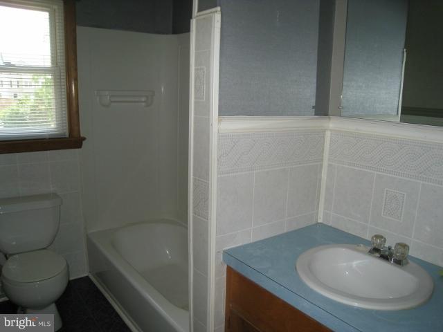 1002 Sulphur Springs Road Inwood, WV 25428 - Photo 12 of 24 Bath