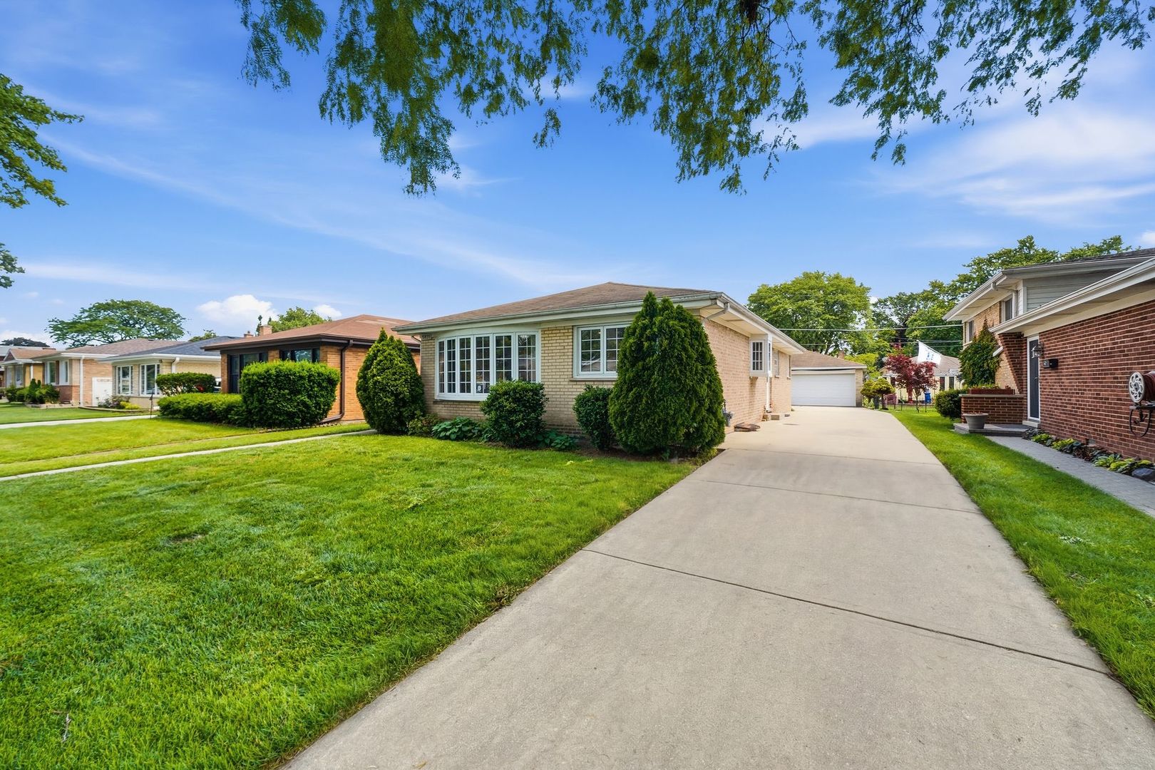5835 Reba Street Morton Grove, IL 60053 - Photo 2 of 41