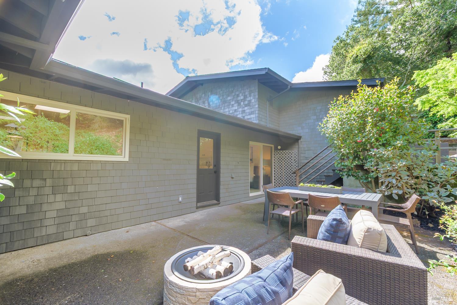 9 Underhill Road Mill Valley, CA 94941 - Photo 21 of 27 a outdoor space with patio area