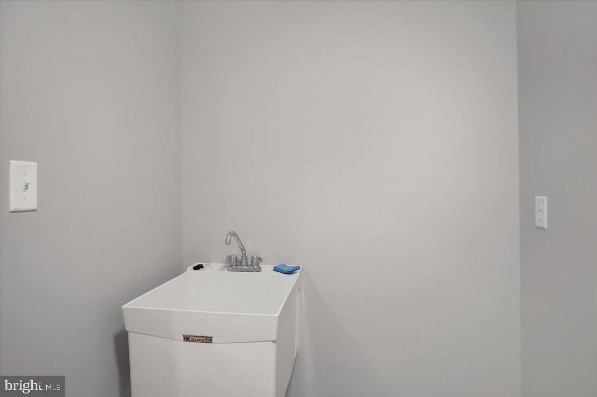 1014 Divinity Drive Greencastle, PA 17225 - Photo 33 of 56 a utility room with dryer and washer