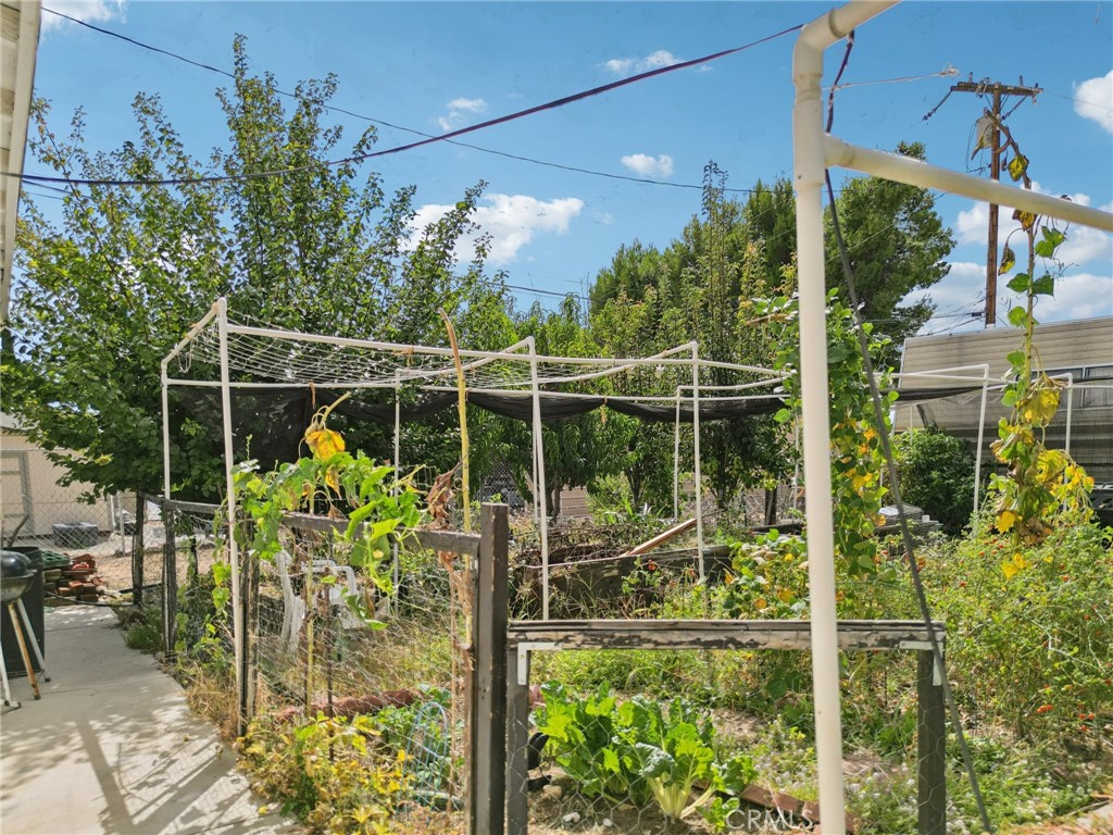 18947 Waseca Road Apple Valley, CA 92307 - Photo 26 of 34 a view of a porch
