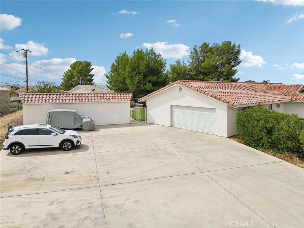 18947 Waseca Road Apple Valley, CA 92307 - Photo 28 of 34 a view of a terrace