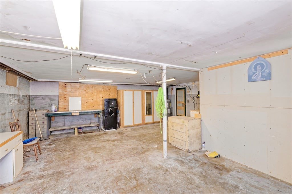 1 Rockland Rd Court Auburn, MA 01501 - Photo 29 of 38 a view of an empty room with a window
