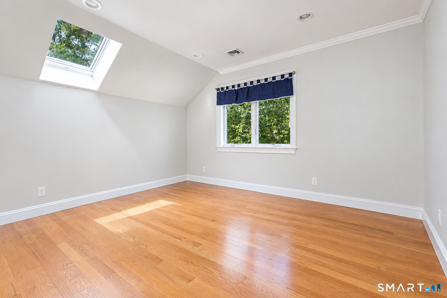 42 Woodledge Road Stamford, CT 06907 - Photo 12 of 36 Gallery Image 12