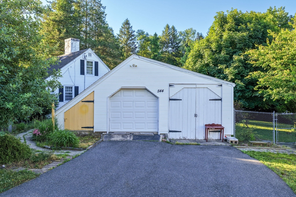 544 Springfield Street Wilbraham, MA 01095 - Photo 3 of 29
