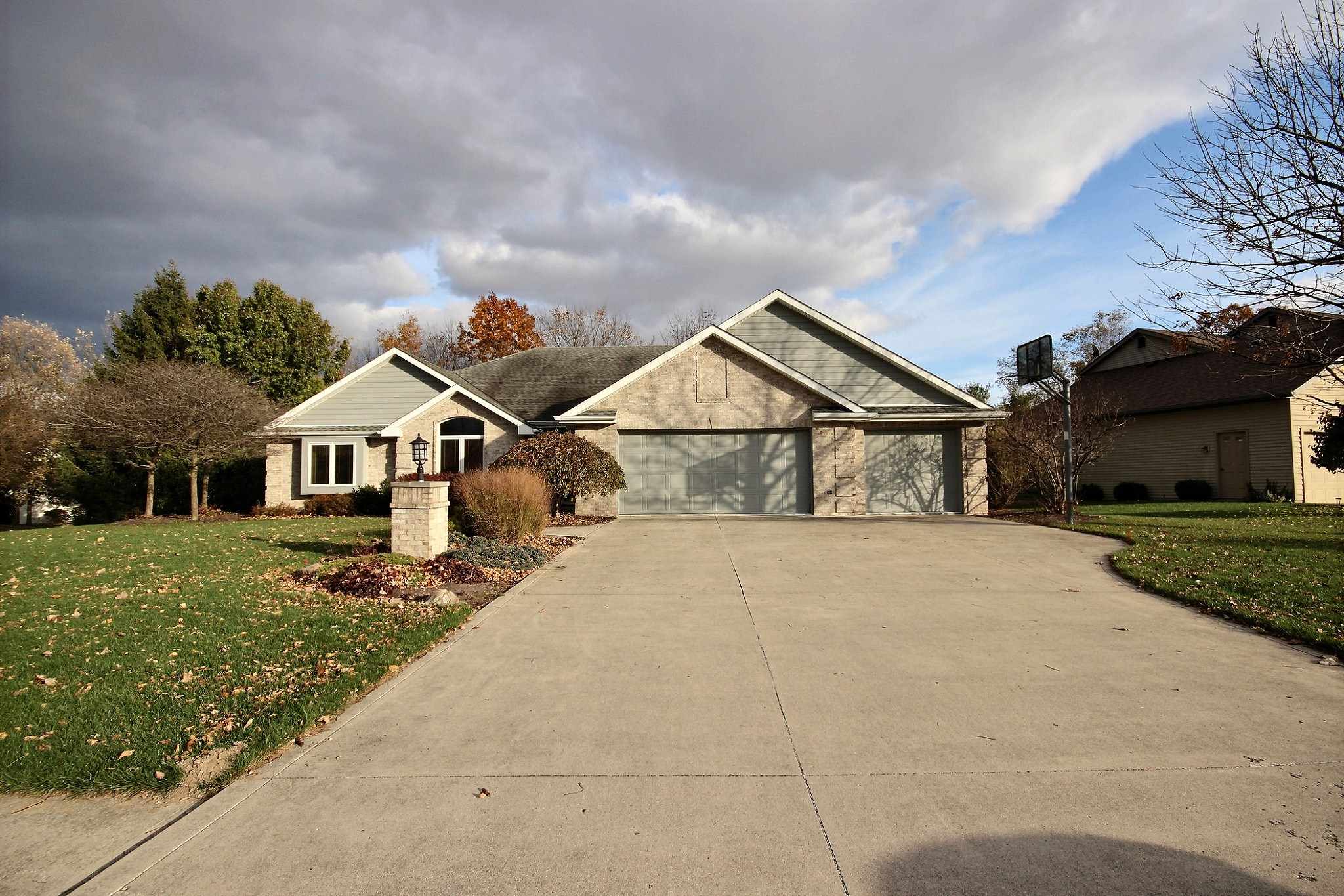 2109 Lake Ridge Drive Fort Wayne, IN 46804 - Photo 1 of 31 Gallery Image 1