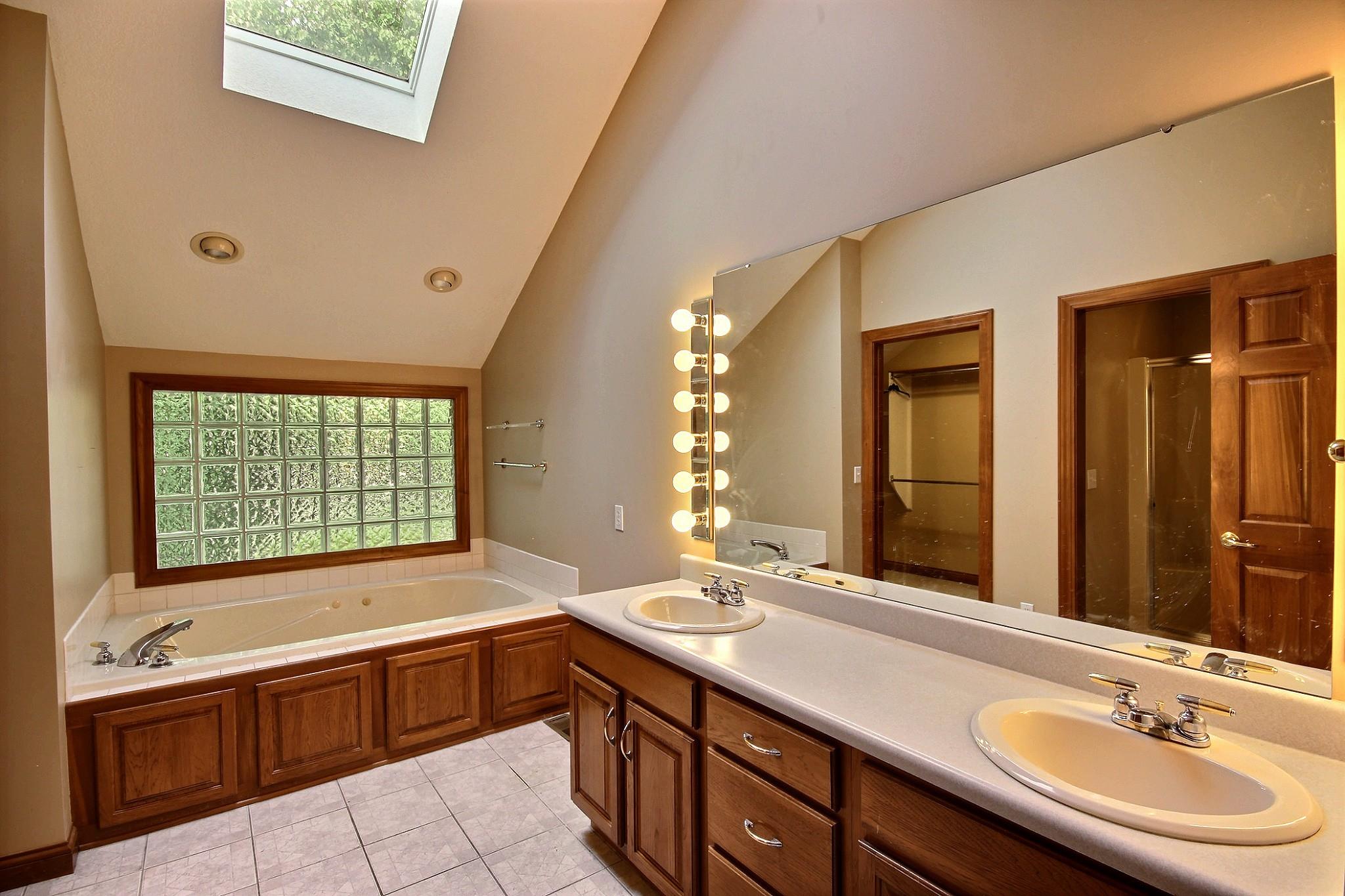 2109 Lake Ridge Drive Fort Wayne, IN 46804 - Photo 14 of 31 Gallery Image 14