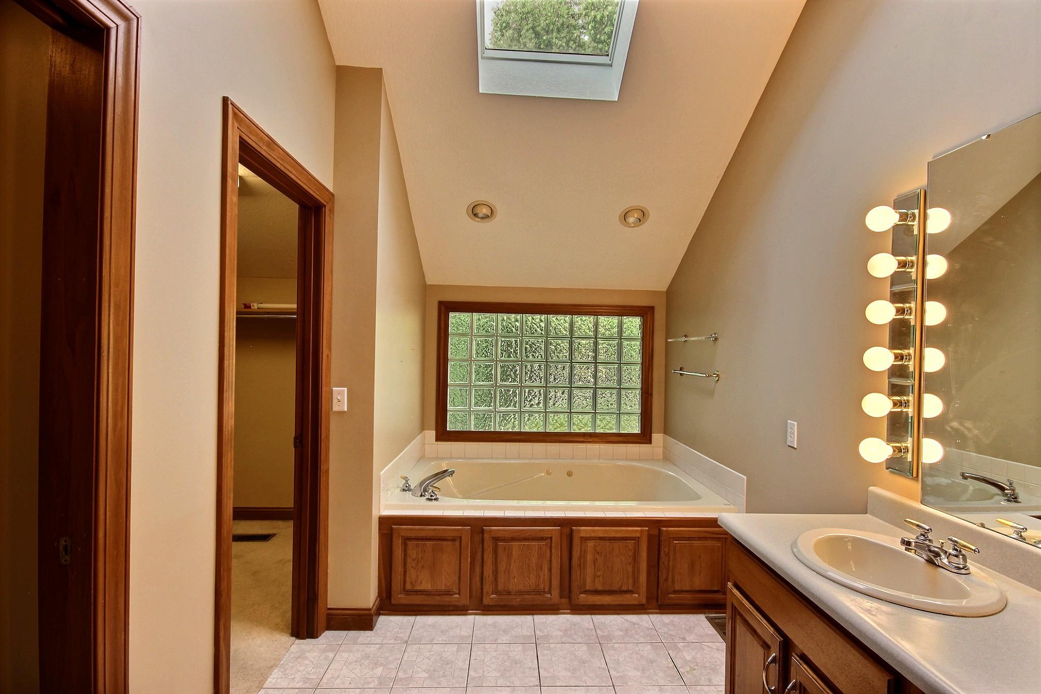 2109 Lake Ridge Drive Fort Wayne, IN 46804 - Photo 15 of 31 Gallery Image 15