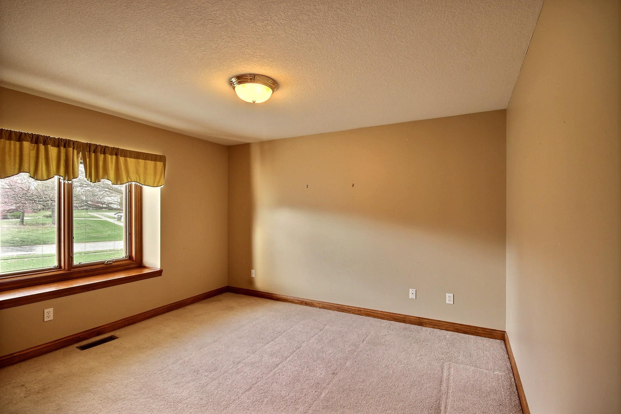 2109 Lake Ridge Drive Fort Wayne, IN 46804 - Photo 9 of 31 Gallery Image 9