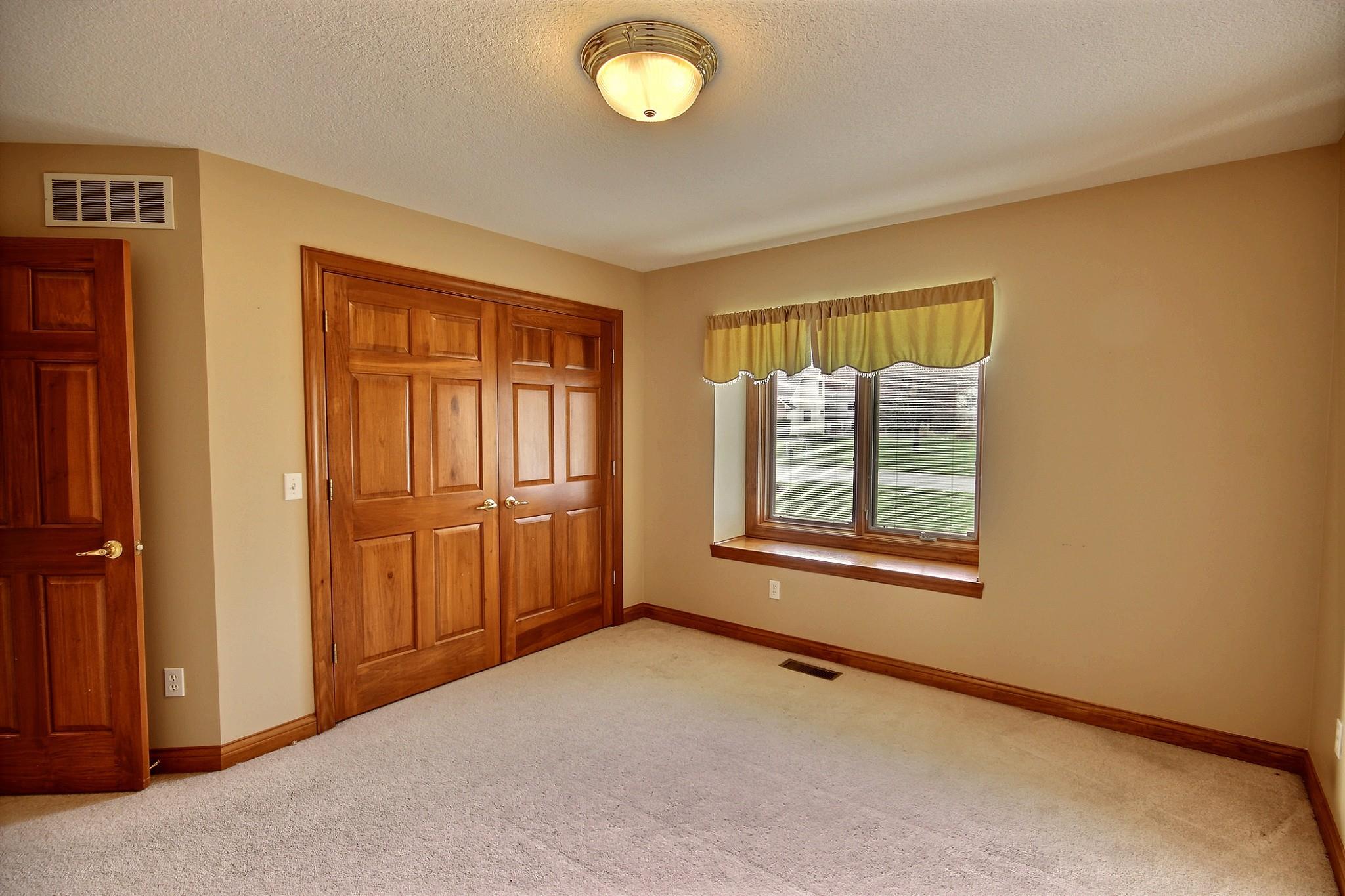 2109 Lake Ridge Drive Fort Wayne, IN 46804 - Photo 10 of 31 Gallery Image 10