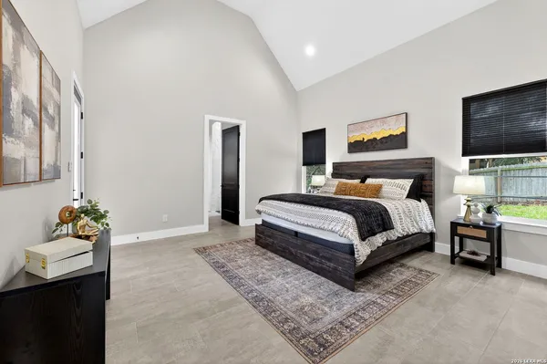 $950,000 | 8024 Alton Boulevard, Selma, TX 78154