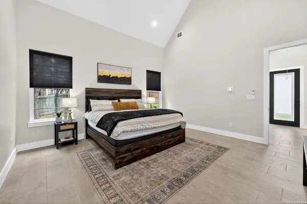$950,000 | 8024 Alton Boulevard, Selma, TX 78154