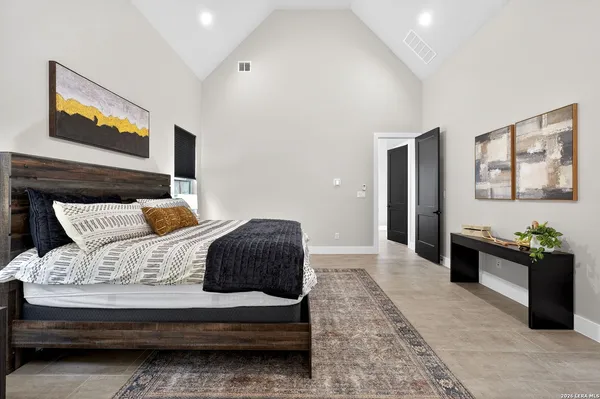 $950,000 | 8024 Alton Boulevard, Selma, TX 78154