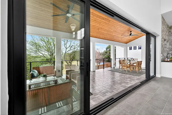 $950,000 | 8024 Alton Boulevard, Selma, TX 78154