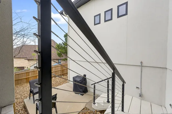 $950,000 | 8024 Alton Boulevard, Selma, TX 78154
