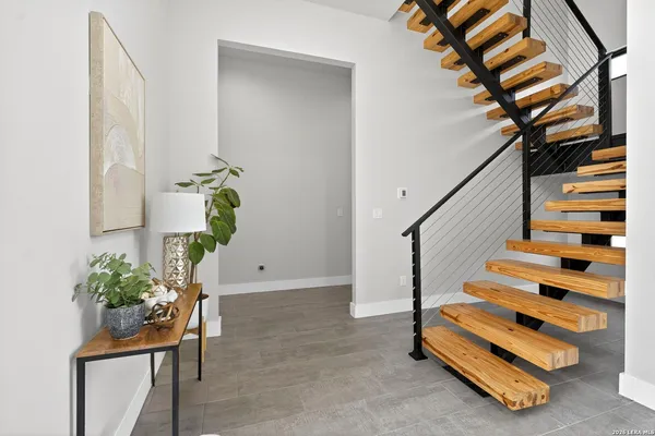 $950,000 | 8024 Alton Boulevard, Selma, TX 78154