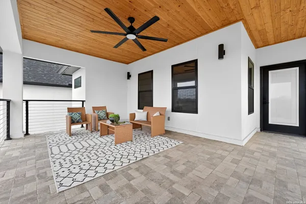 $950,000 | 8024 Alton Boulevard, Selma, TX 78154