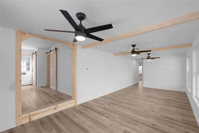 a view of a utility room