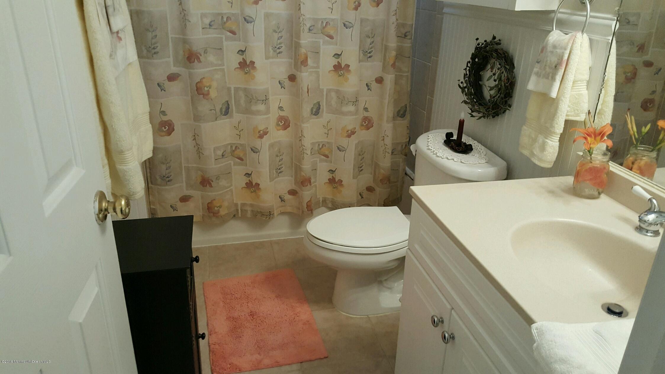 48 Middlesex Road Matawan, NJ 07747 - Photo 11 of 20 48middlesexbth