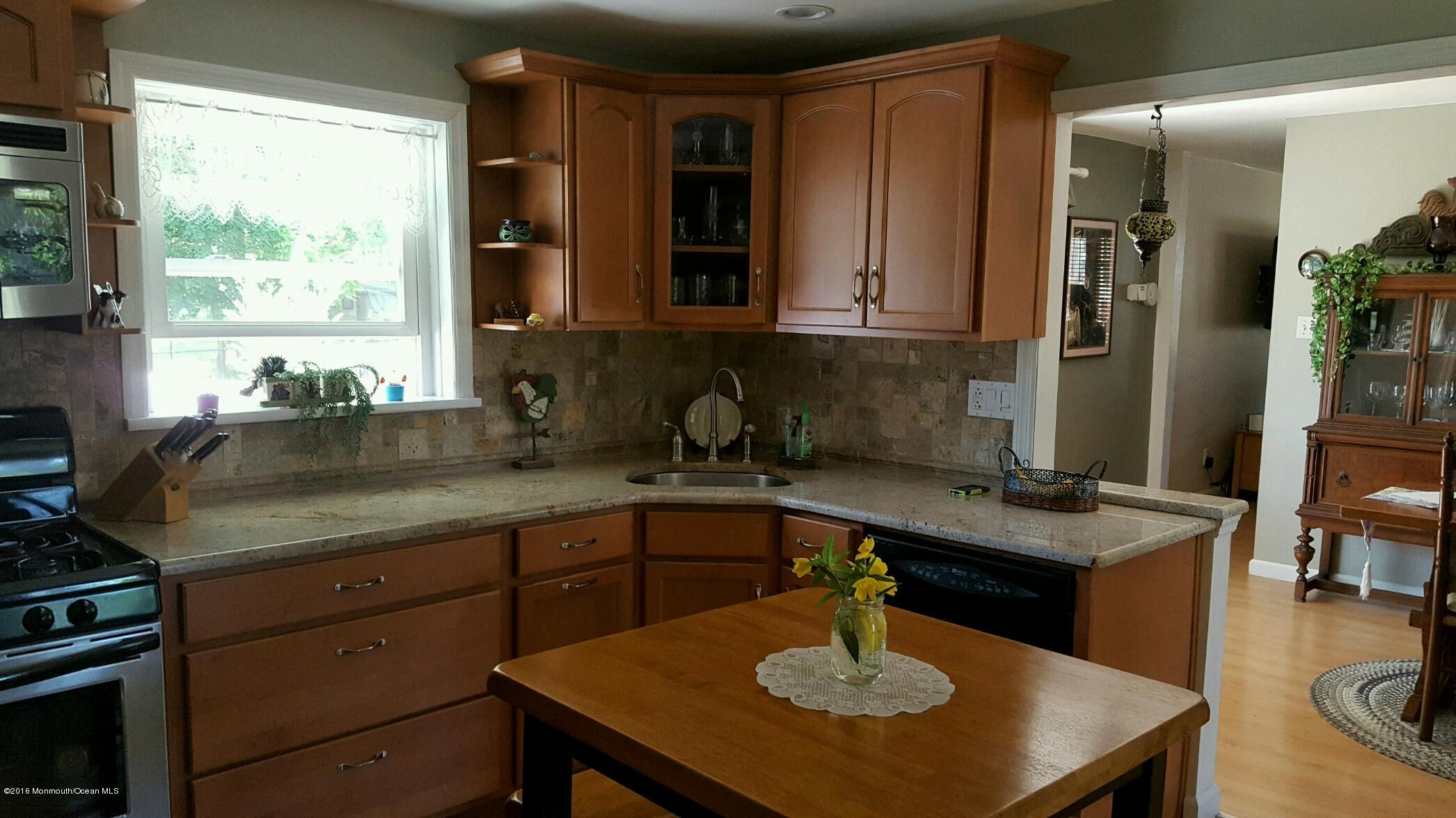 48 Middlesex Road Matawan, NJ 07747 - Photo 5 of 20 48middlesexkit