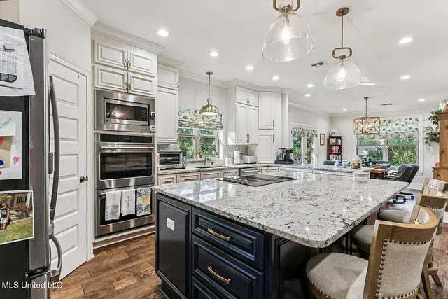 $500,000 | 67 Oak Hvn Drive, Poplarville, MS 39470