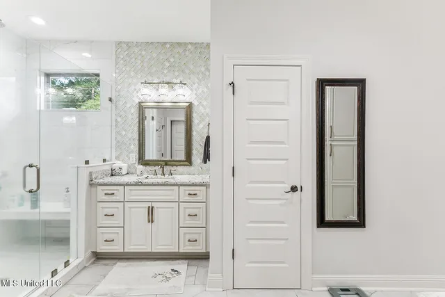 $500,000 | 67 Oak Hvn Drive, Poplarville, MS 39470