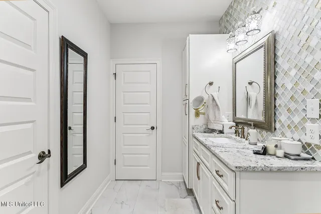 $500,000 | 67 Oak Hvn Drive, Poplarville, MS 39470