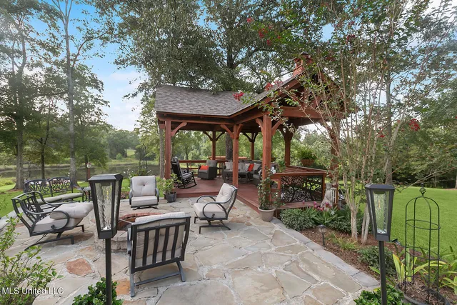 $500,000 | 67 Oak Hvn Drive, Poplarville, MS 39470