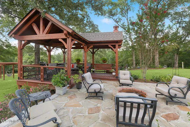 $500,000 | 67 Oak Hvn Drive, Poplarville, MS 39470