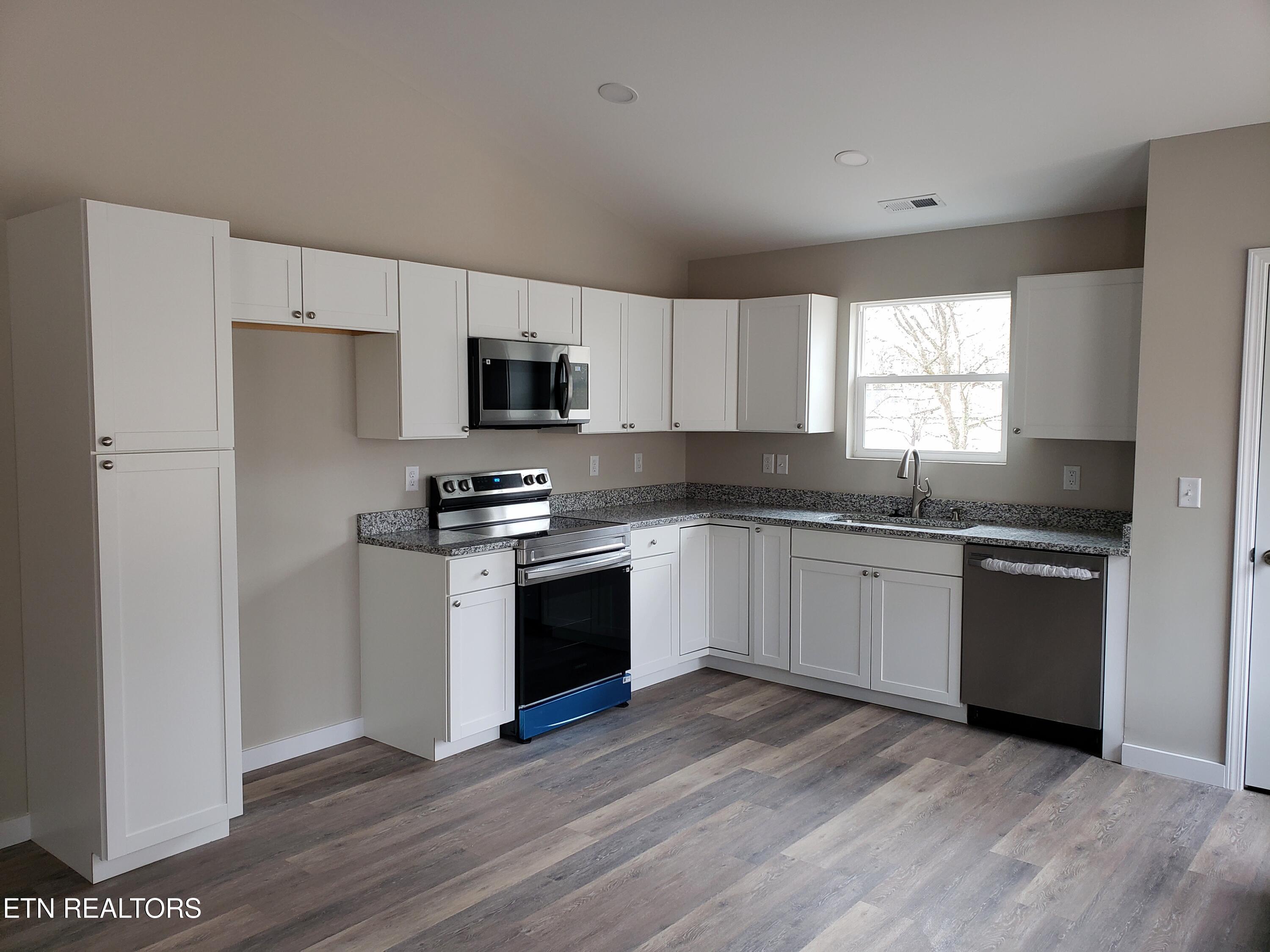 4415 Joe Lewis Road Knoxville, TN 37920 - Photo 3 of 17 20250307_160915