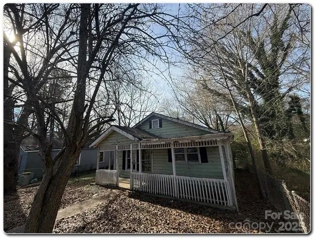 $69,900 | 515 South Maple Street, Dallas, NC 28034