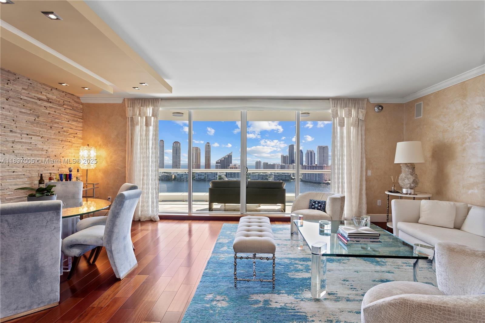 6000 Island Boulevard, Unit 2507 Aventura, FL 33160 - Photo 4 of 40