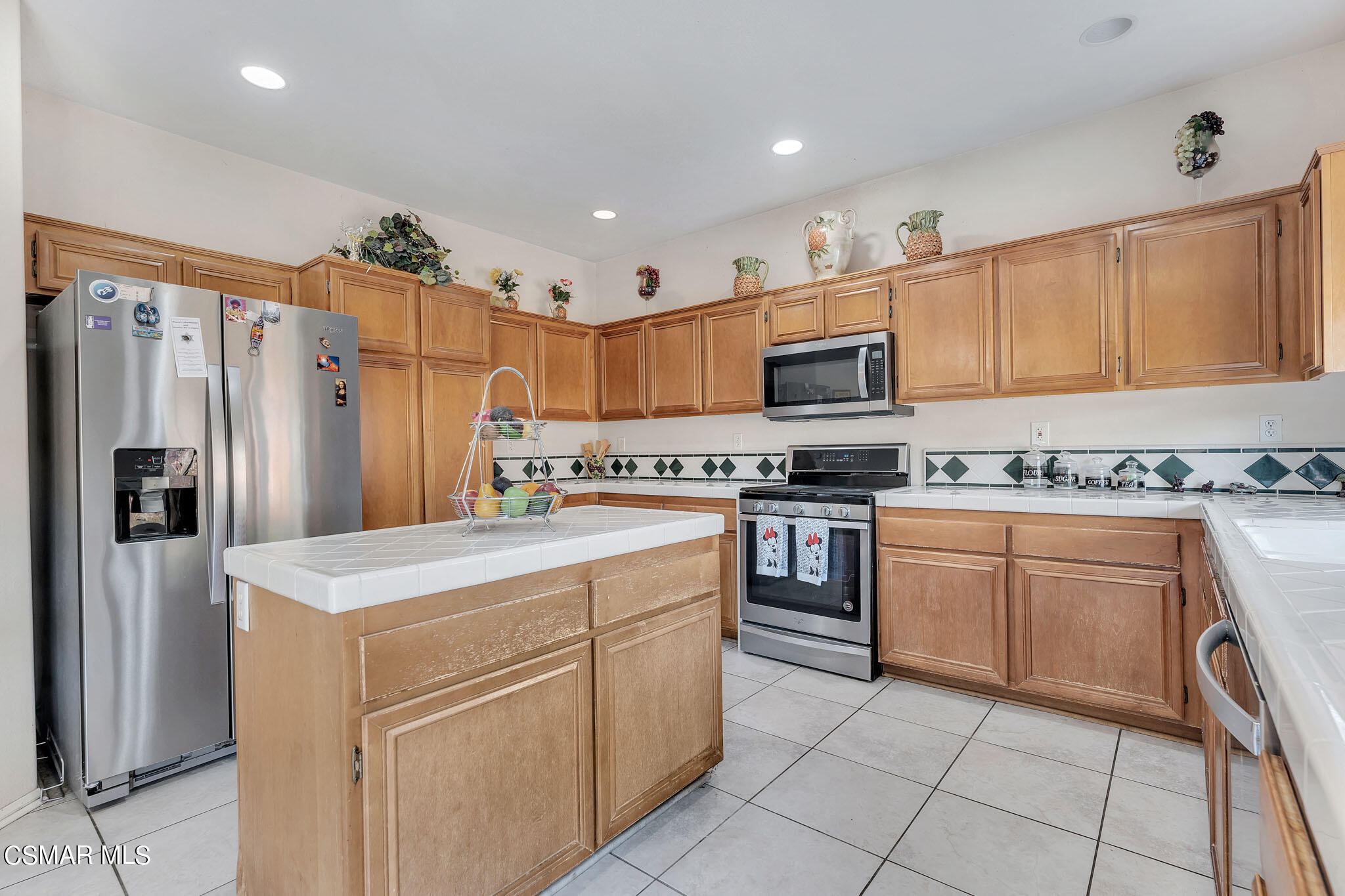 28505 Oak Valley Road Castaic, CA 91384 - Photo 16 of 35 28505 Oak Valley Rd, Castaic - HsHProd