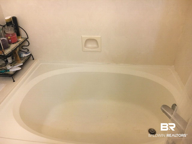 354 Ridgewood Drive Daphne, AL 36526 - Photo 16 of 27 Master Garden Tub